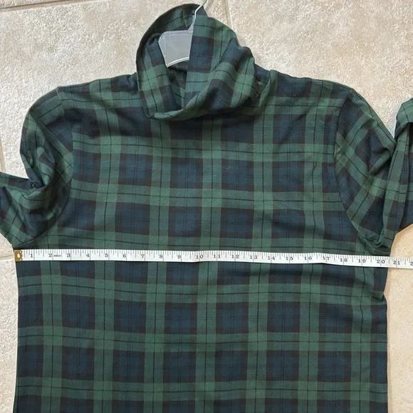 J. CREW NWT Tissue Paper Blackwatch Plaid Turtleneck size L - Picture 4 of 6